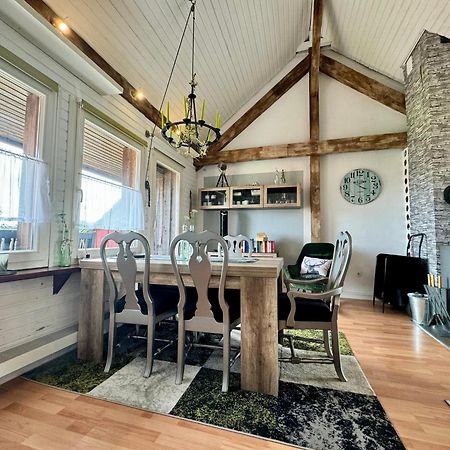 Hof Vierzehnender Im Hohen Venn - 70Qm Fachwerk-Studio - Grosses Wohn-Schlafzimmer Mit Dachterrasse Und Kaminofen - Separate Kueche - Perfekt Fuer Paare - Monschau - Eifel - Hunde Willkommen - Islandpferde المظهر الخارجي الصورة