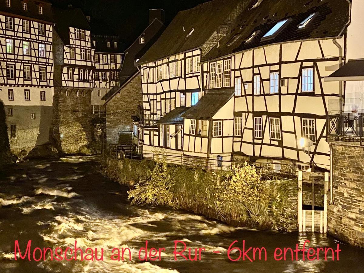 Hof Vierzehnender Im Hohen Venn - 70Qm Fachwerk-Studio - Grosses Wohn-Schlafzimmer Mit Dachterrasse Und Kaminofen - Separate Kueche - Perfekt Fuer Paare - Monschau - Eifel - Hunde Willkommen - Islandpferde المظهر الخارجي الصورة