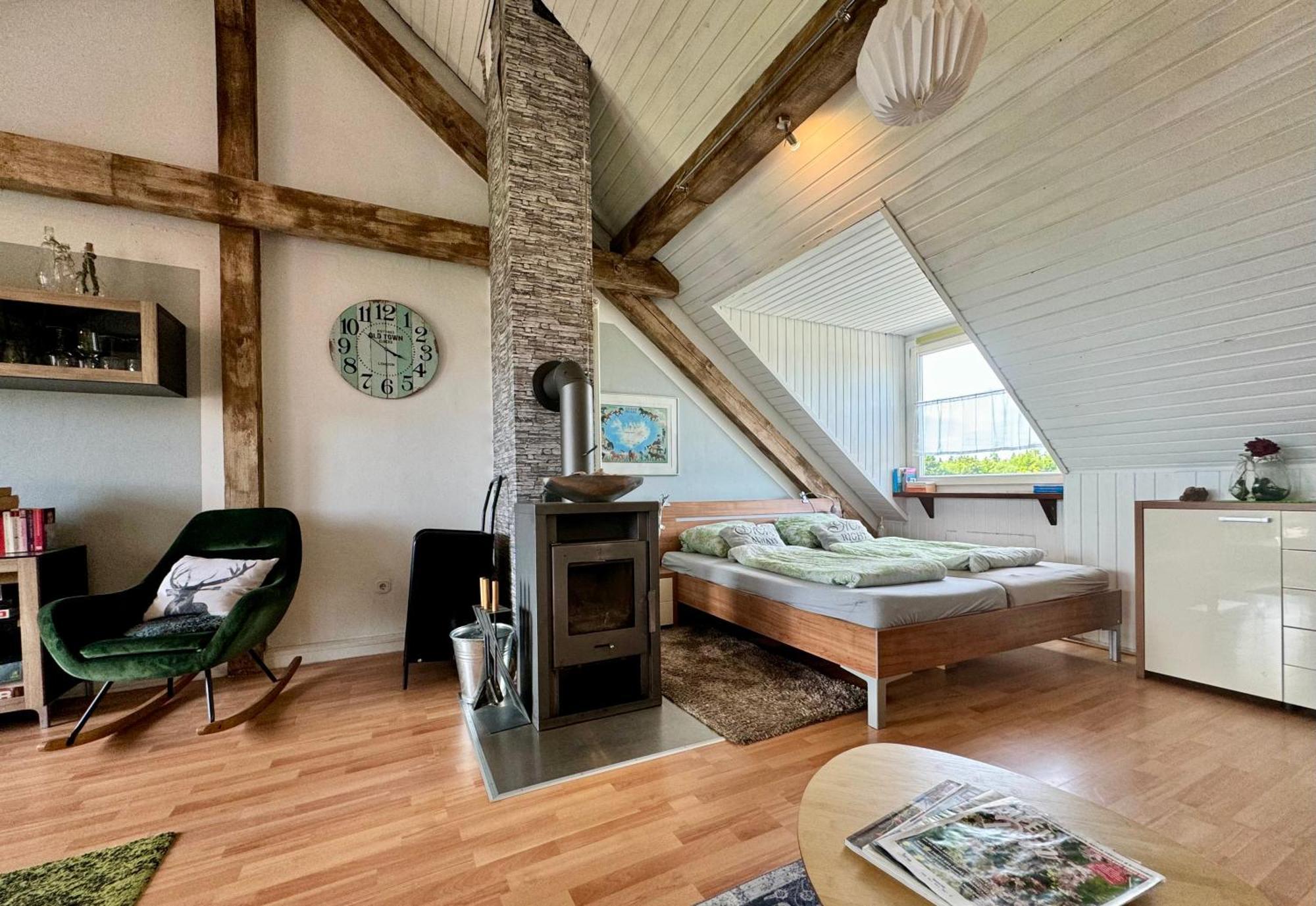 Hof Vierzehnender Im Hohen Venn - 70Qm Fachwerk-Studio - Grosses Wohn-Schlafzimmer Mit Dachterrasse Und Kaminofen - Separate Kueche - Perfekt Fuer Paare - Monschau - Eifel - Hunde Willkommen - Islandpferde المظهر الخارجي الصورة